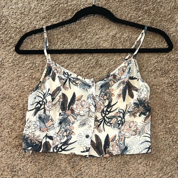 Kendall & Kylie Tops - Kendall & Kylie Floral Crop Top